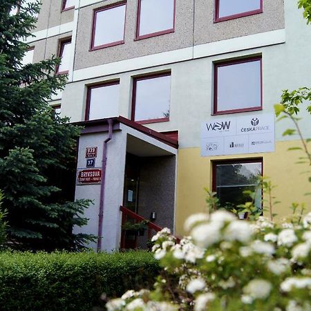Хостел Km House Cerny Most Прага Екстер'єр фото