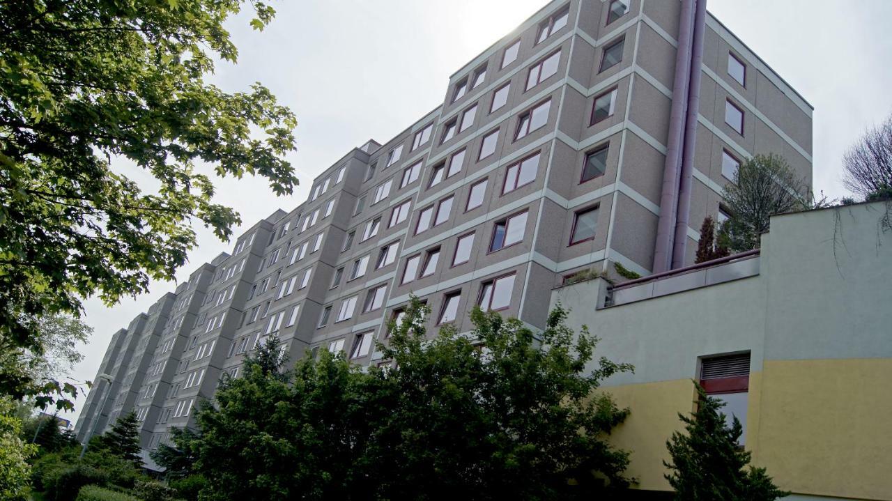 Хостел Km House Cerny Most Прага Екстер'єр фото